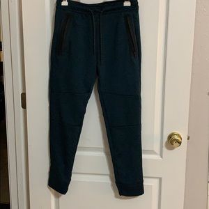 American Eagle men’s joggers